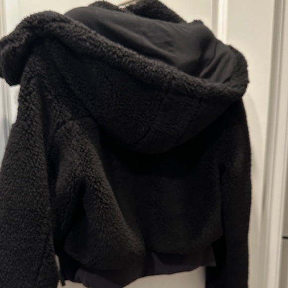 ALO Yoga Black Teddy Jacket - Picture 3 of 5